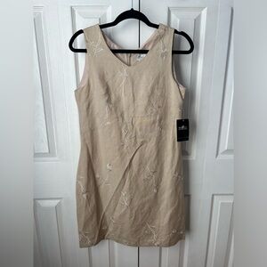 NWT vintage sand/tan floral embroidered sleeveless shift dress - size sm…